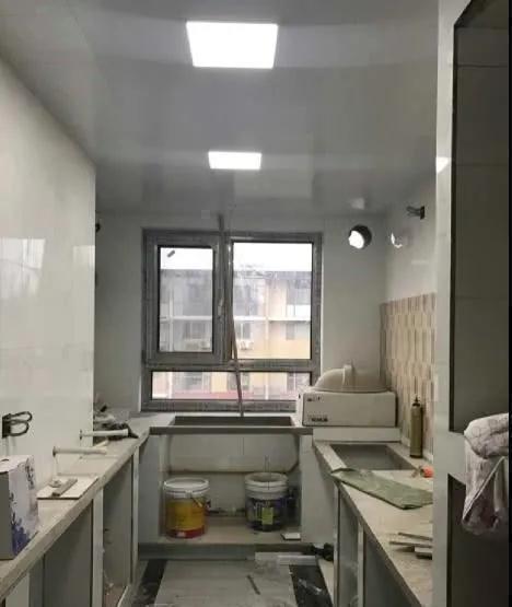 吊柜|住了两年才发现橱柜这样装有多好，结实又美观，邻居看了都羡慕