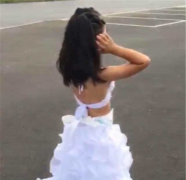 风头|新娘请6岁小女孩当伴娘,可女孩化妆后太漂亮,抢了新娘的风头