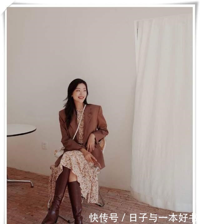 穿搭 碎花裙+西装,打破风格的穿搭,开春这么穿太美了!