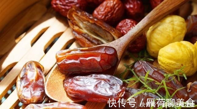 冻梨|冬季水果别乱吃,尤其老年人,建议多吃3种,营养丰富又滋补身体