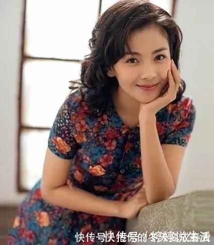 书法家$女明星刘涛原来是一个书法家,一手漂亮魏碑打脸书法专家