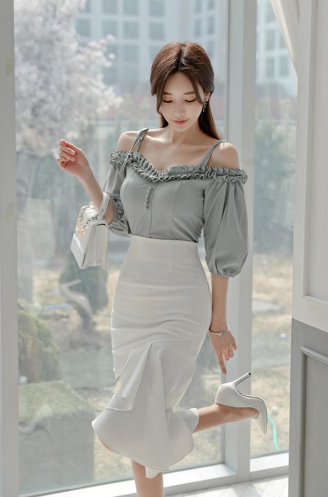 孙允珠不同颜色搭配，黑色蕾丝和灰色雪纺以及粉色包臀裙，哪款好