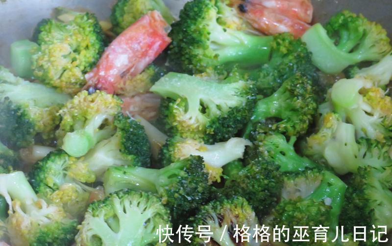 虾头别丢掉,与西兰花一起炒,味道足营养高,儿子一人吃一盘没够