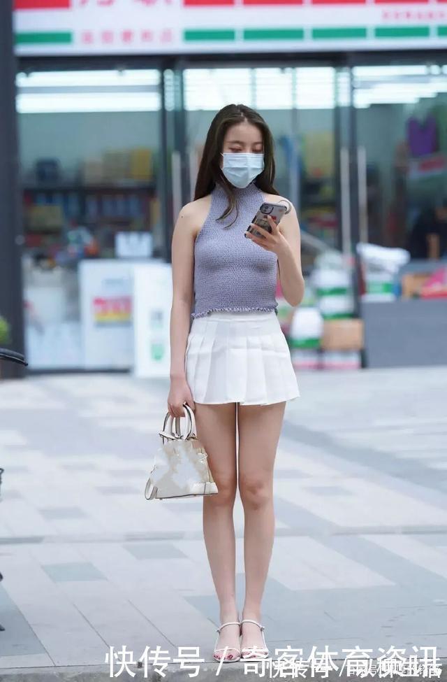 高跟鞋 连衣裙穿搭简约大气,把女生烘托得亭亭玉立,舒适又快乐