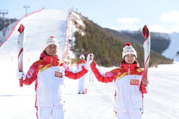 火炬在崇礼富龙滑雪场传递|北京冬奥会 | 富龙滑雪场