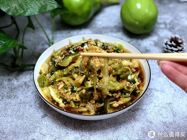 青皮|入秋后，青皮茄子这样吃，不炒不炖，清爽下饭，比大鱼大肉还过瘾