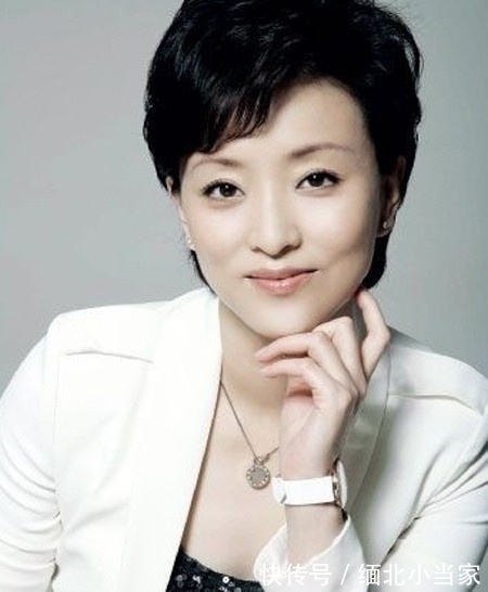 硬笔书法&杨澜有多美,她的书法也有多美,书协大佬也羡慕:希望多交流