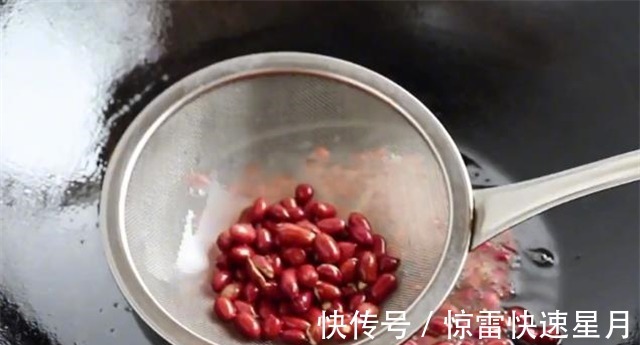 菠菜别再炒着吃了，端上桌味道鲜美，色泽碧绿，营养又解馋！