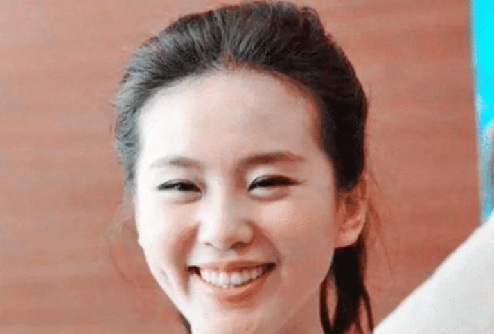 同样是大笑，张雪迎丑，赵丽颖丑，杨紫丑，而她最好看