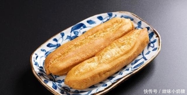 做法|炸油条用酵母还是泡打粉?老师傅:都不对,这才是正确做法