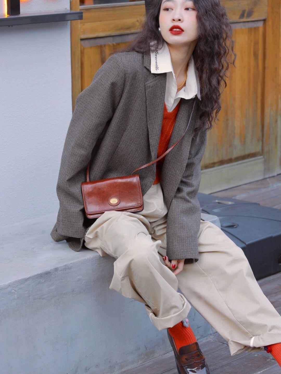 层次感|秋季外套怎样穿出层次感?学会这3点,跟臃肿说拜拜