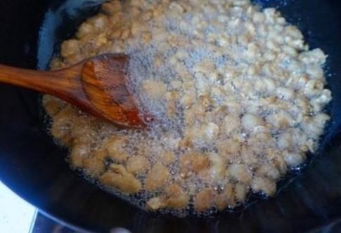 己在家里|熬猪油时,不要只会放盐,还需这2样调料,猪油熬出来又香又白