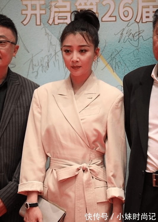 优雅|提升气质的穿搭找到了!学会这几个穿搭思路,轻松打造优雅气质美