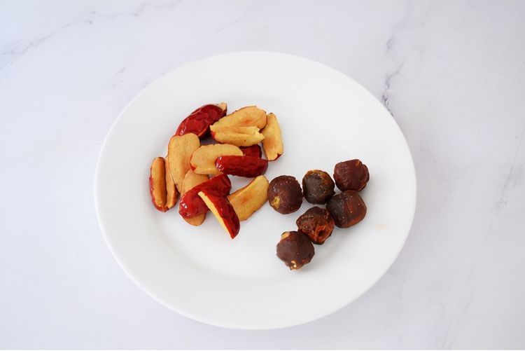 甜汤|天冷适合来一杯暖心的红枣茶，女人常喝气色好，简单好做