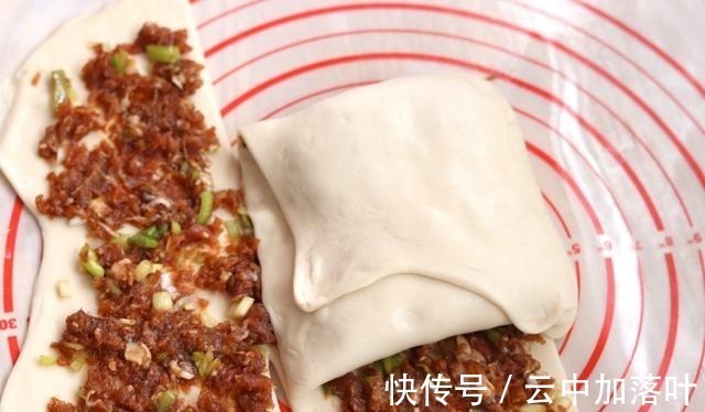 自制千层猪肉饼，好吃不腻，外皮酥脆，馅料鲜香，真解馋！