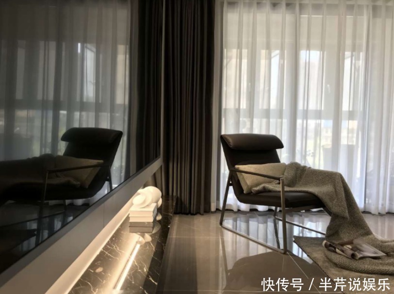场面|传统装修不高级试一试极简风格设计,收纳藏而不露,场面大气