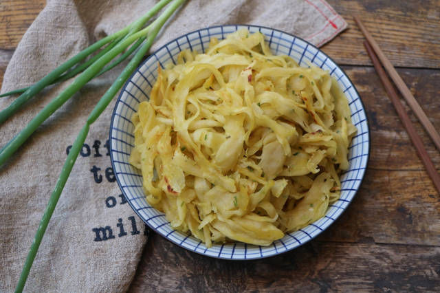 夏天就馋这个饼,不发面不烫面,柔软层次多,外面要10块一斤