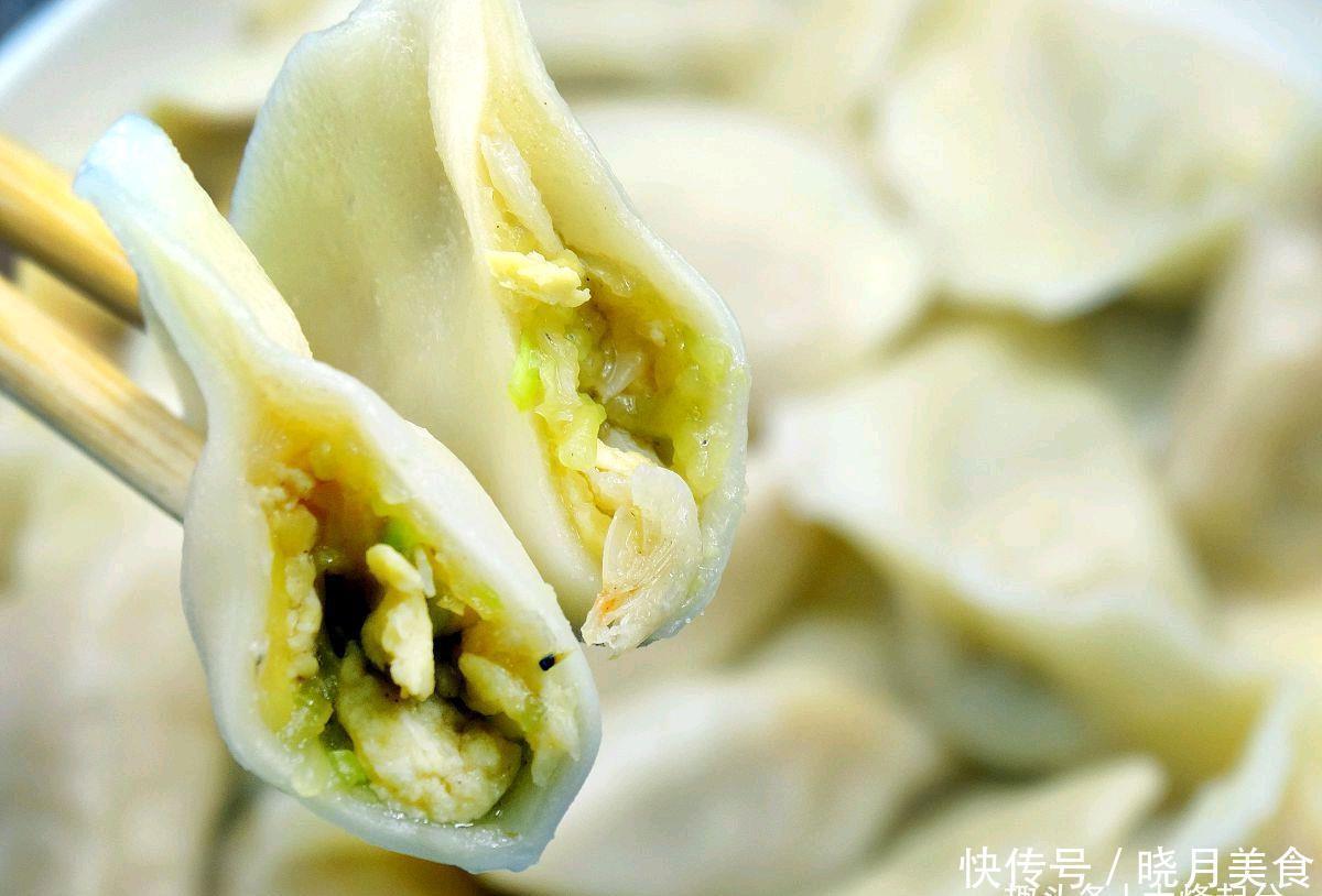 饺子馅|包素馅饺子有诀窍，调馅顺序正确，加2种调料，素馅香鲜又好吃