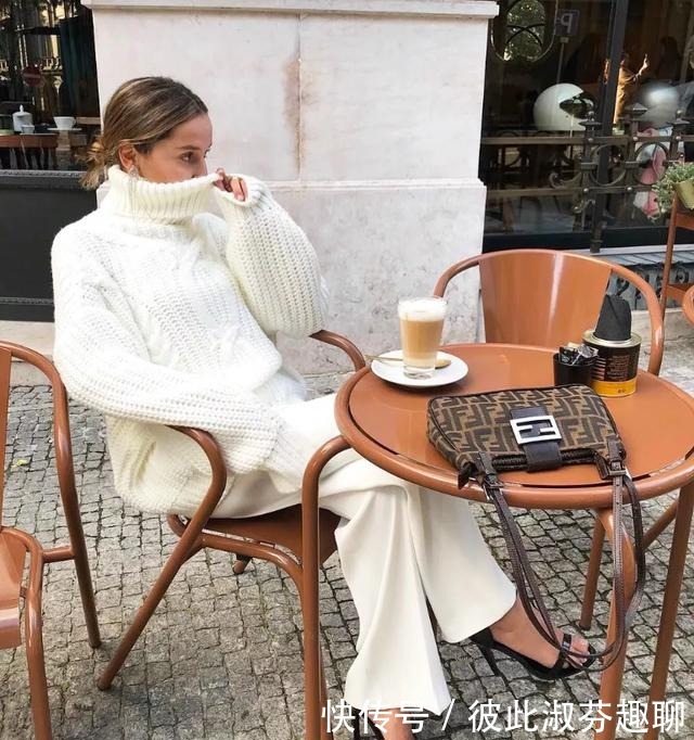 下身微胖|今年秋冬少穿直筒裤,以下3款裤子更能修饰腿型,显瘦效果翻倍