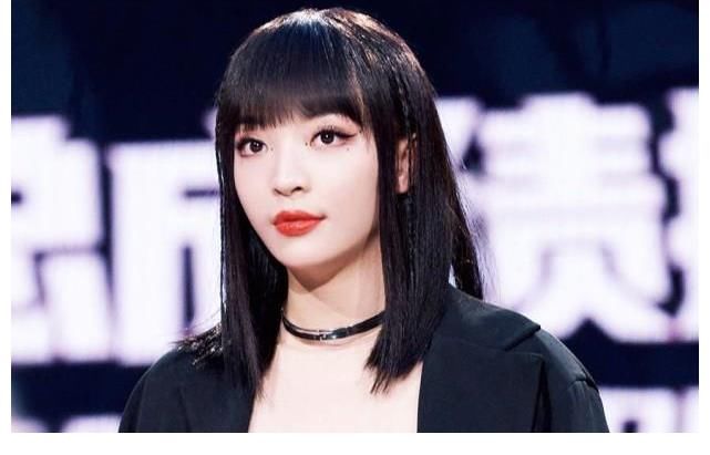 韩红|韩红录节目时摔手卡，大吼“别拍了”！真性情还是没礼貌？