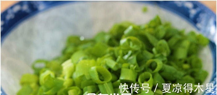葱花饼好吃有诀窍,掌握两个关键点,柔软多层,比早餐店卖的好吃!