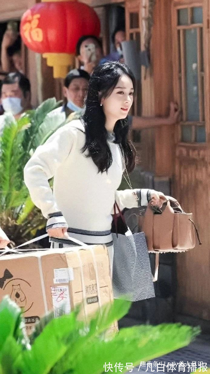 赵丽颖资源被截胡？《中餐厅》路透图挺水灵的，综艺资源依旧强大