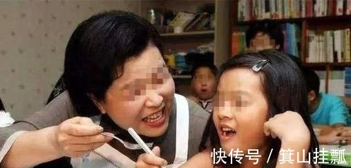 老人|为什么姥姥带大的孩子,反而跟奶奶亲近?原因很现实