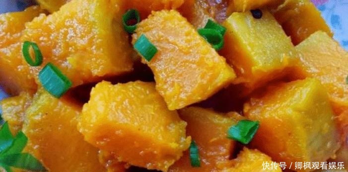 育儿|孩子爱吃的油焖南瓜,简单4步就能上桌,软糯美味,好吃又营养