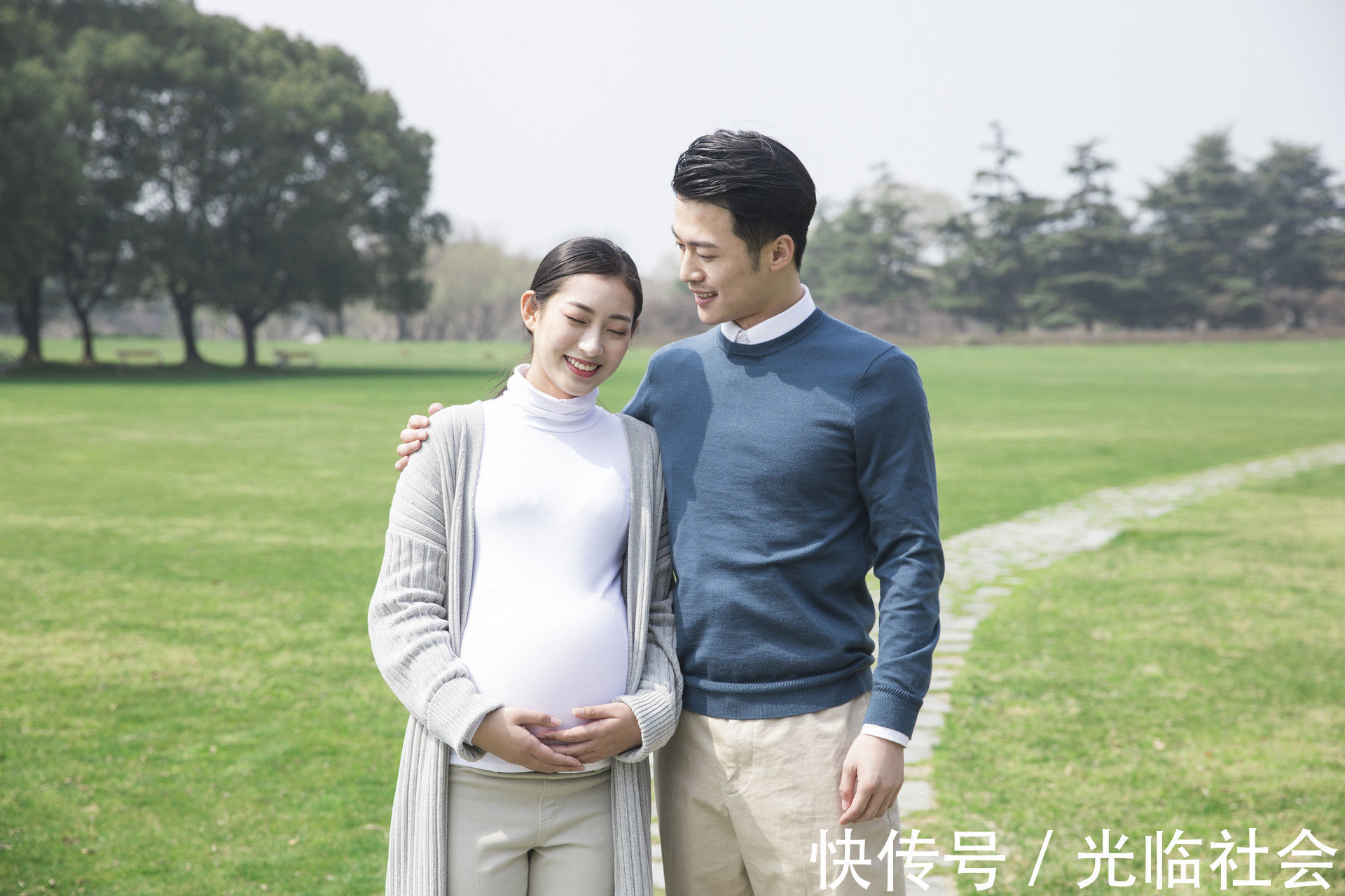 反击|大妈公交逼孕妇让座无果,诅咒“孩子早晚得掉”,孕妇反击太漂亮