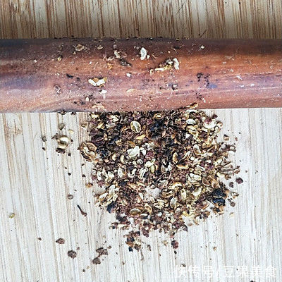 小茴香|你麻辣牛肉条的正宗做法，简单几步，越吃越上瘾