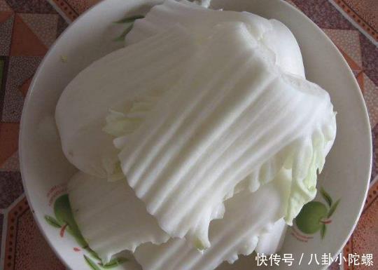 做醋溜白菜,“3种调料”别放错,并牢记正确顺序,白菜清脆好吃