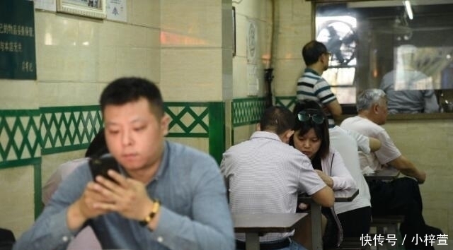  最怕|7旬老爷爷承继“百年老店”，每天仅卖30斤，顾客最怕排不到