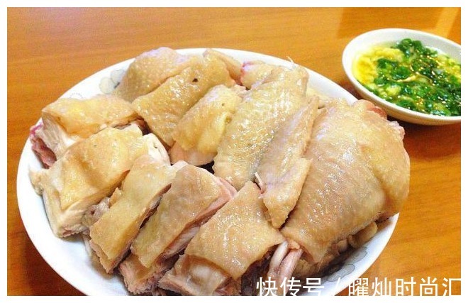 肉质|想要白切鸡不散,只要注意“这1步”,肉质鲜嫩紧实有弹性