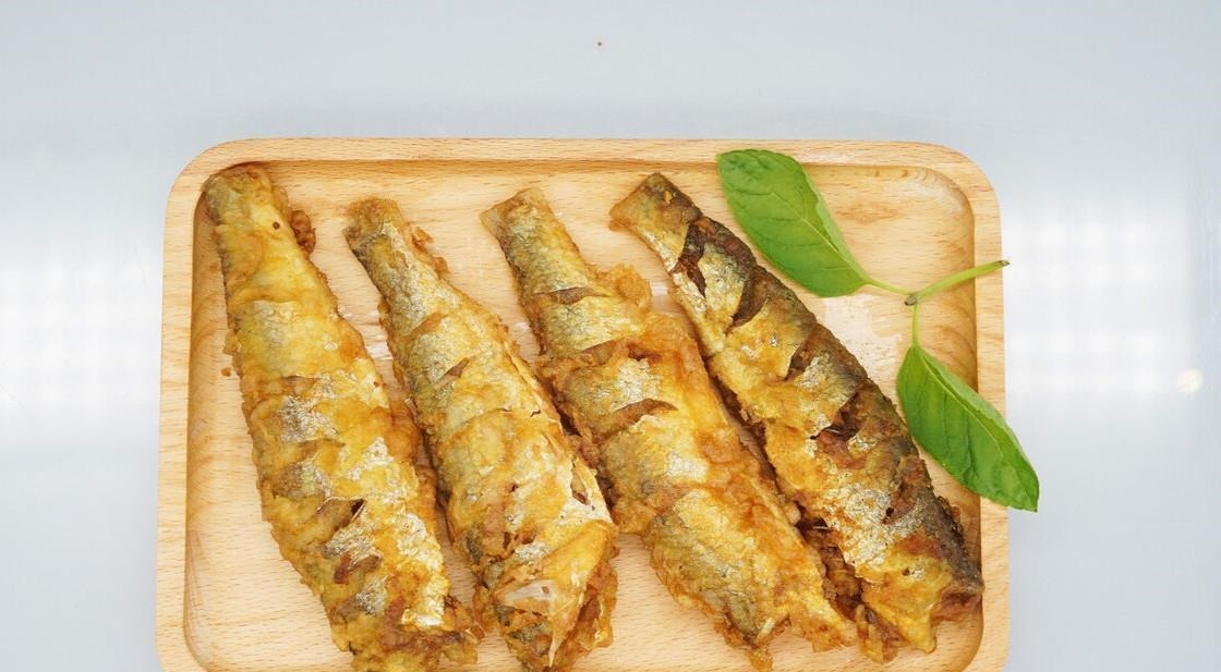 炸小黄鱼，别再放面粉了，试试我这种做法，凉了也是酥酥脆脆的