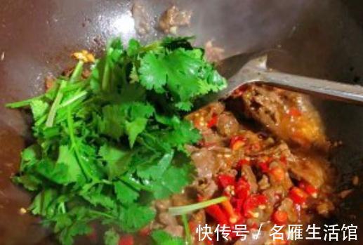 炒牛肉时，多加1种“香草”，肉嫩滑爽口，鲜香无腥味