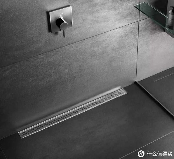 浴缸|真闹心！卫生间这1㎡没装好，洗澡都洗不痛快