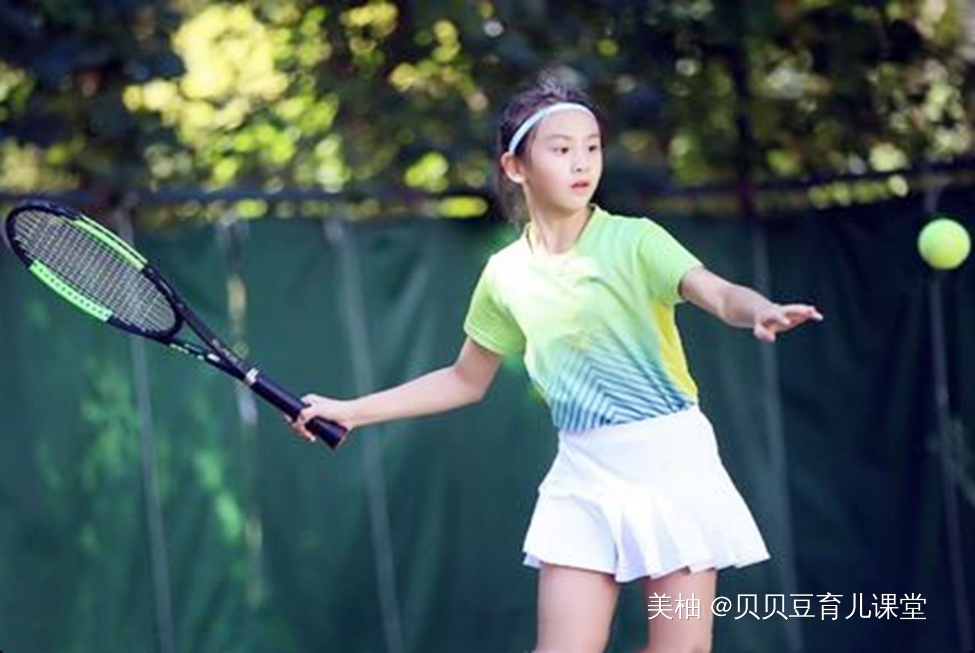 青春期|女孩生长规律和男孩有啥不同？初潮是分水岭，做好这些还能搏一搏