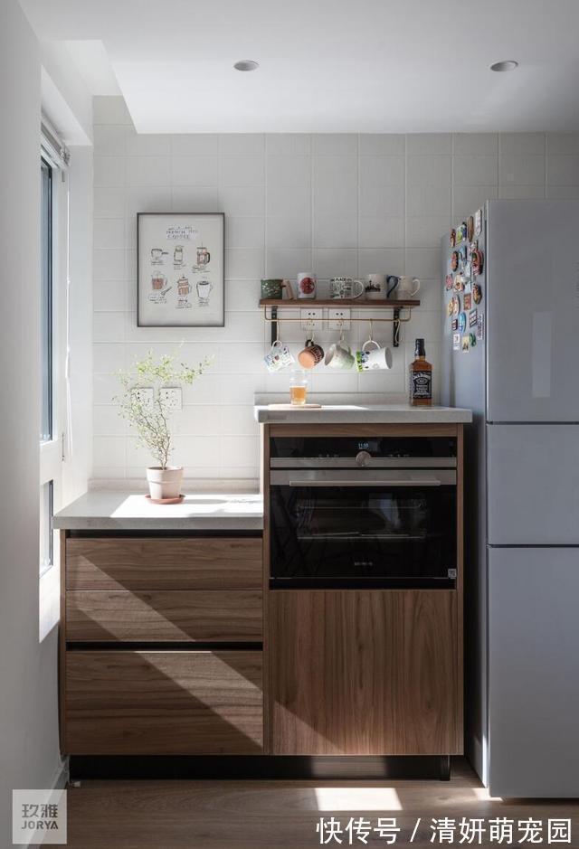 玄关|看了她家,才发现软装有多强大,全屋刷大白,效果依然很棒