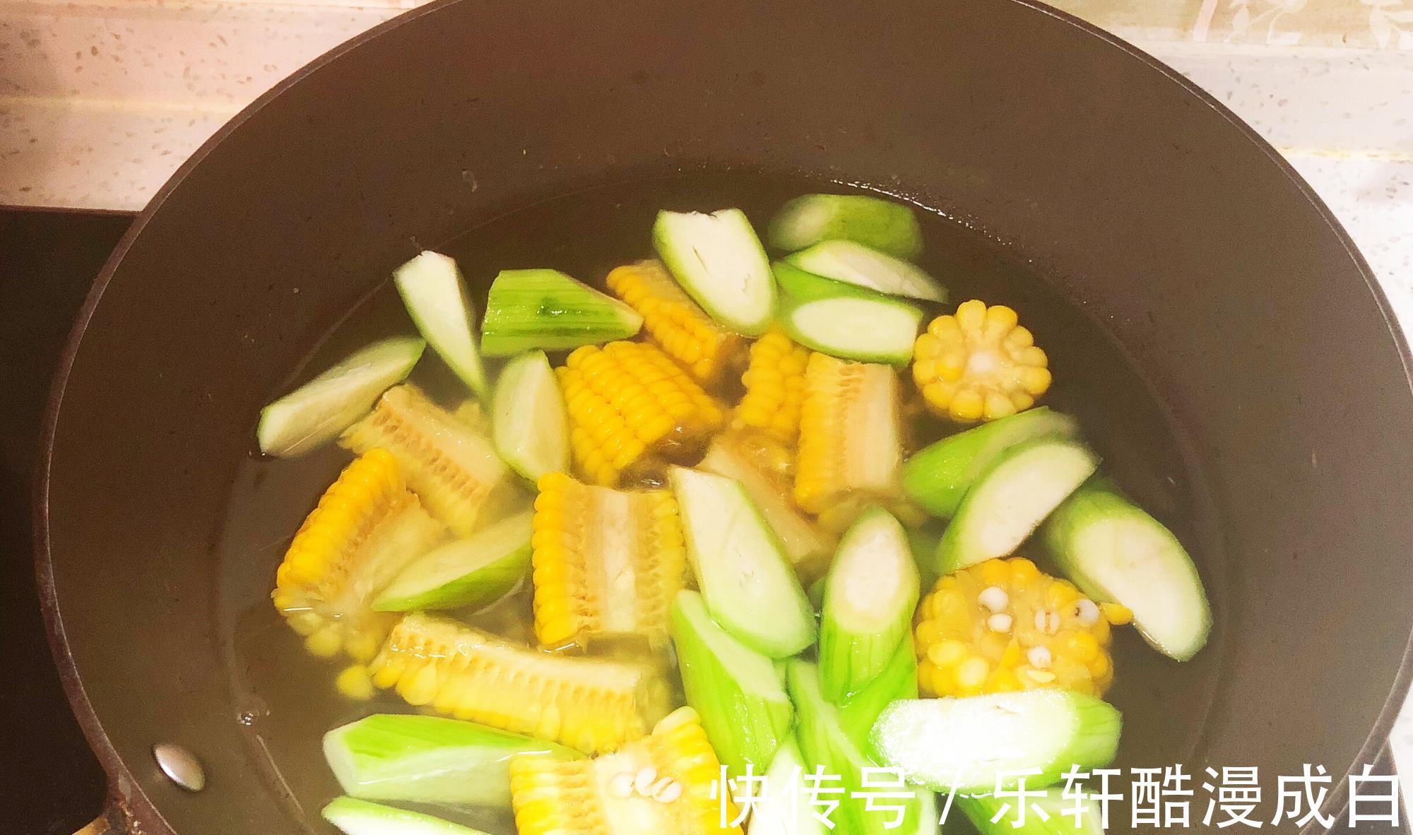 玉米汤|“小暑”节气多给家人喝这汤,3食材一炖,清爽营养,湿气去无踪