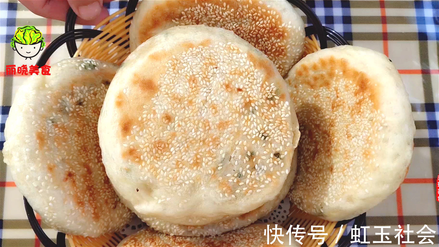 烙饼一定要软,别下手和面,教你凉了也不硬的葱花饼,真的太香了