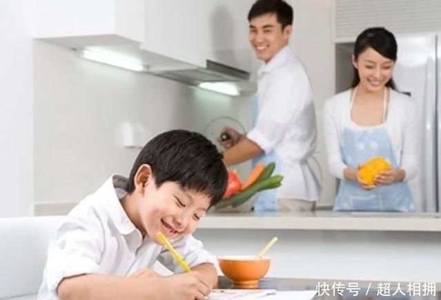 补习班|补课对孩子好吗?资深教师说“宁愿孩子倒数第一,也别补课”