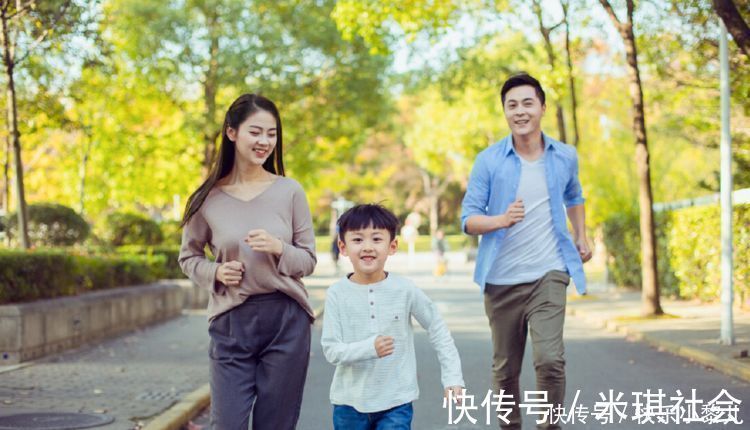 花费|让娃运动一年花费2.2万?贵却值得,运动让孩子既聪明又快乐