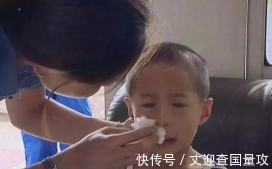 父母|儿子在幼儿园被孤立,宝妈勃然大怒,园长穿这身,谁敢和他玩