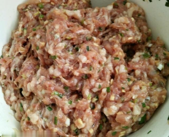 搅拌均匀|灌汤包不用熬皮冻的简单做法,照样汤汁丰盈,鲜香美味