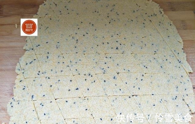 记忆中的小零嘴儿，不用面粉，也不用烤箱，嘎嘣脆，好吃停不下来