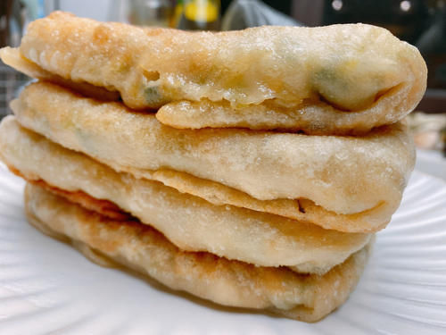  鸡蛋|冬天要多吃白菜馅饼，不发面不烫面，皮薄馅多不破皮，放凉也不硬