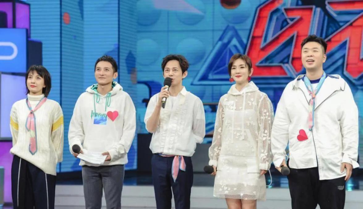 《快樂大本營(yíng)》停播,何炅謝娜告別,爭(zhēng)議不斷,想說快樂不容易