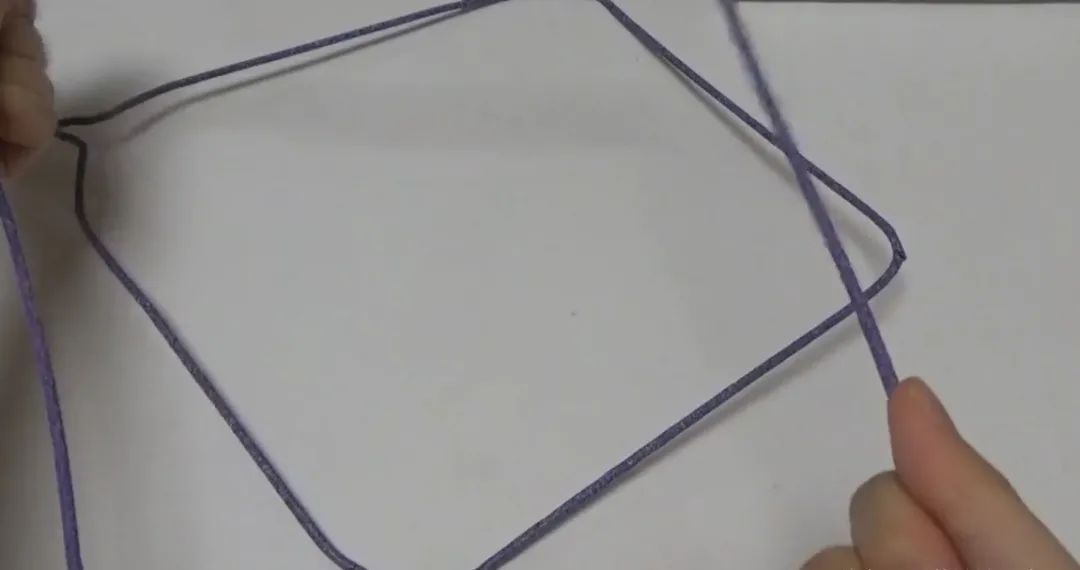 厨房|生活家:旧衣架别再扔了,折一折,放在厨房有大用处