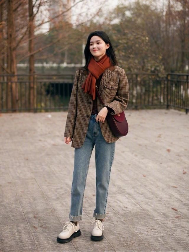 会穿的女人,都懂得用这几款“配饰”进行搭配,时髦又不易撞衫