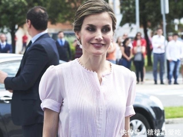 穿搭|优雅女人懂得穿裙子不能过短,看西班牙王妃就知道,40岁该这样穿